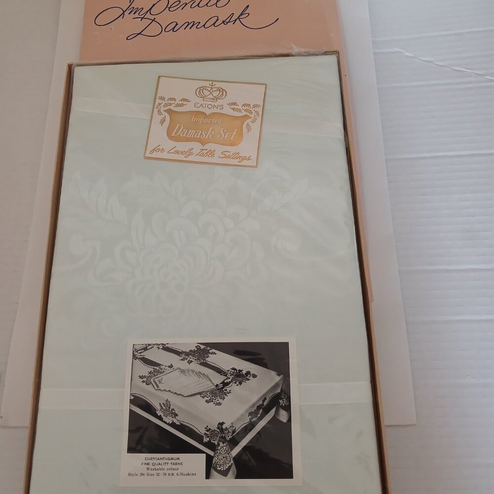 NWT VTG Eaton's Imported Imperial Damask Tablecloth Set Chrysanthemum